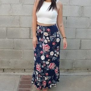 Flowered Maxi skirt